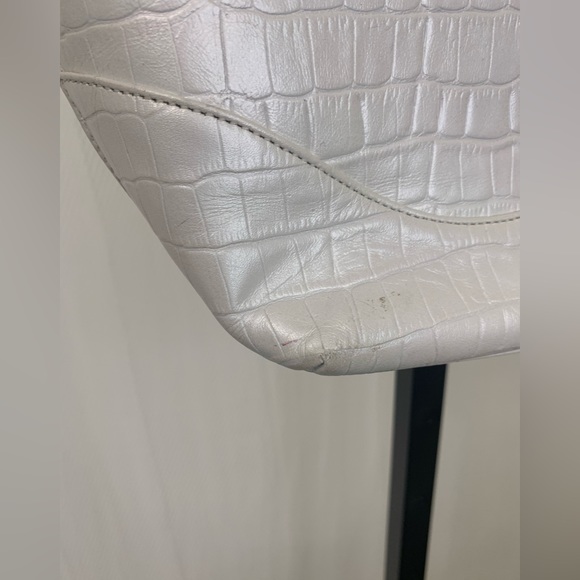 Casa Lopez in White Peral with crocodile print Top handle handbag - Picture 9 of 11